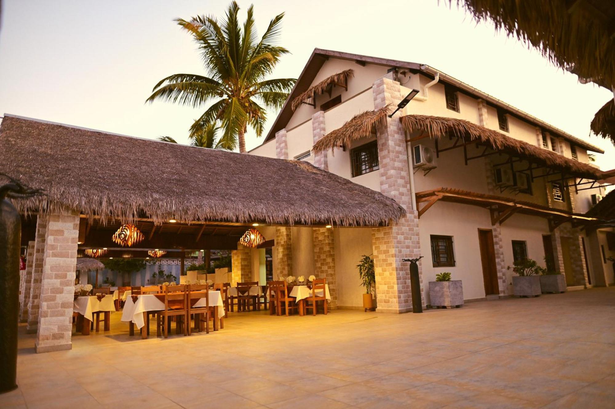 Hotel Baobab Cafe Morondava Luaran gambar